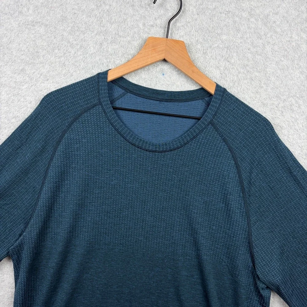 Lululemon Metal Vent Tech Shirt Mens XL Blue Long Sleeve Performance Stretch Tee